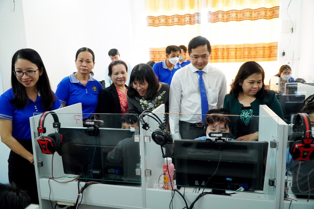 Cần Thơ: Tổ chức giao lưu trực tuyến kết nối thế hệ trẻ Việt Nam - Singapore Cần Thơ: Tổ chức giao lưu trực tuyến kết nối thế hệ trẻ Việt Nam - Singapore
