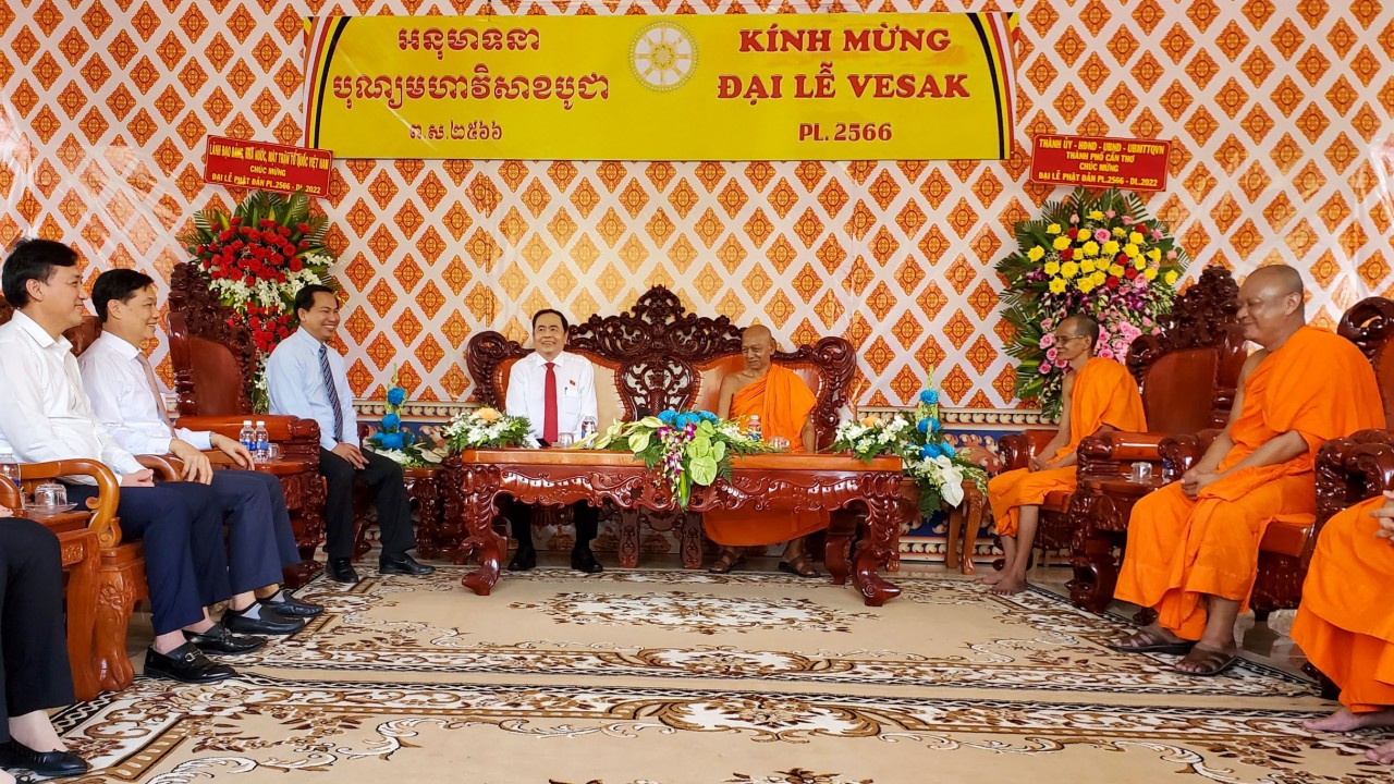 Phó Chủ tịch Thường trực Quốc hội chúc mừng lễ Phật đản tại T.P Cần Thơ và Sóc Trăng Phó Chủ tịch Thường trực Quốc hội chúc mừng lễ Phật đản tại T.P Cần Thơ và Sóc Trăng