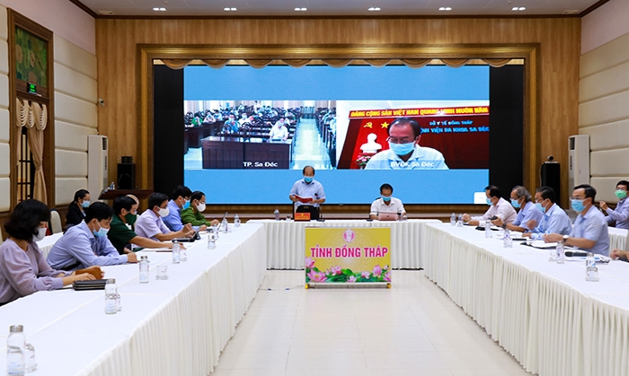 Đồng Tháp họp khẩn sau khi phát hiện ca nghi mắc Covid-19 Đồng Tháp họp khẩn sau khi phát hiện ca nghi mắc Covid-19