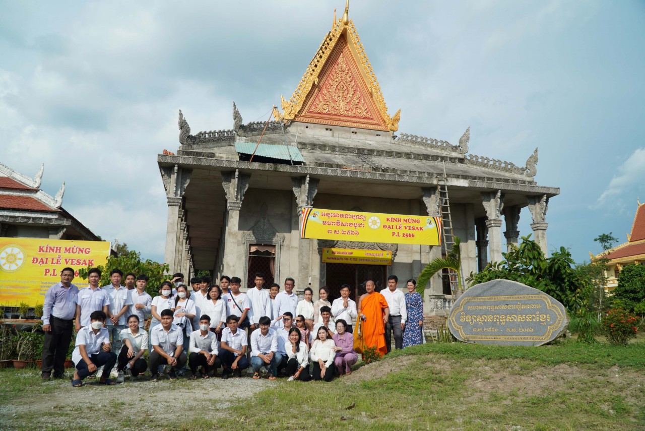 Tuổi trẻ Việt Nam - Campuchia sôi nổi giao lưu văn hóa, thể thao Tuổi trẻ Việt Nam - Campuchia sôi nổi giao lưu văn hóa, thể thao