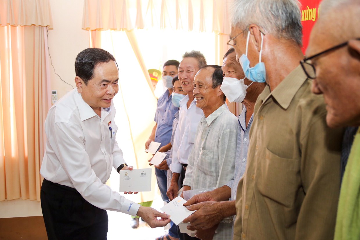 Phó Chủ tịch Thường trực Quốc hội Trần Thanh Mẫn tiếp xúc cử tri tại Hậu Giang Phó Chủ tịch Thường trực Quốc hội Trần Thanh Mẫn tiếp xúc cử tri tại Hậu Giang