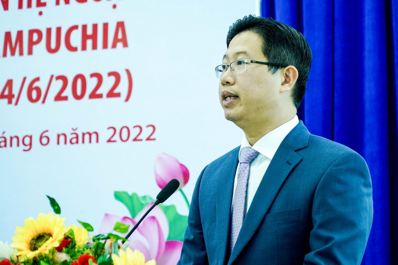 Đồng Tháp họp mặt kỷ niệm 55 năm ngày thiết lập quan hệ ngoại giao Việt Nam - Campuchia Đồng Tháp họp mặt kỷ niệm 55 năm ngày thiết lập quan hệ ngoại giao Việt Nam - Campuchia
