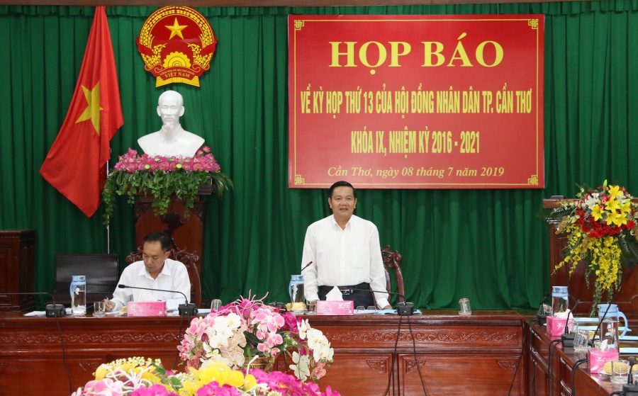 Cần Thơ tiếp nhận phản ánh của người dân qua đường dây nóng can tho tiep nhan phan anh cua nguoi dan truc tiep qua duong day nong