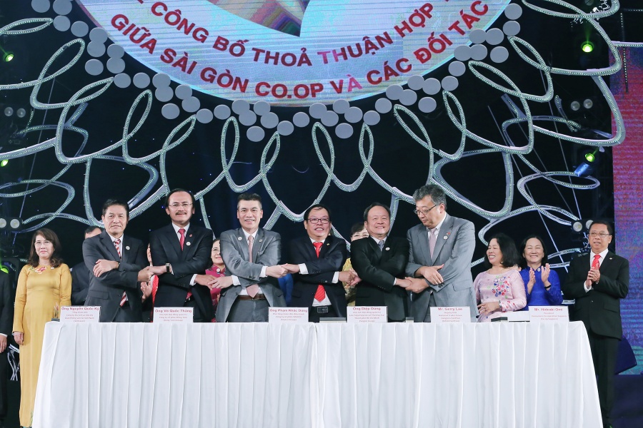 hdbank va saigon coop ky ket hop tac toan dien