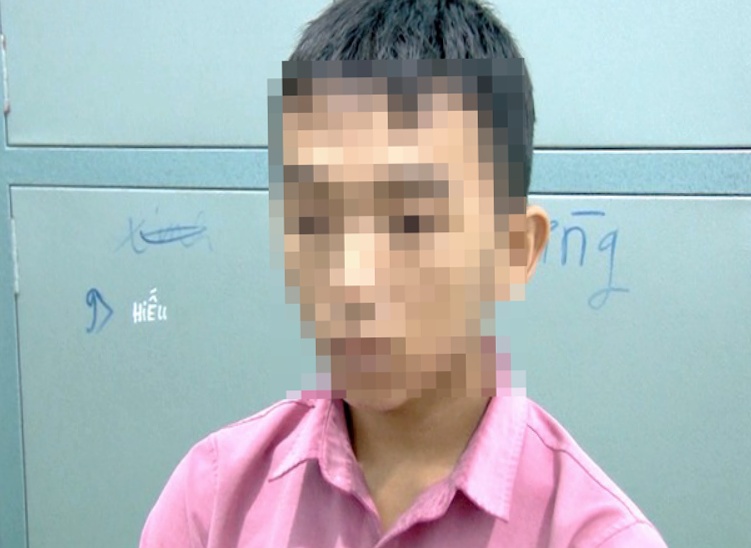 thieu tien choi game thieu nien dung dao khong che ban cuop xe