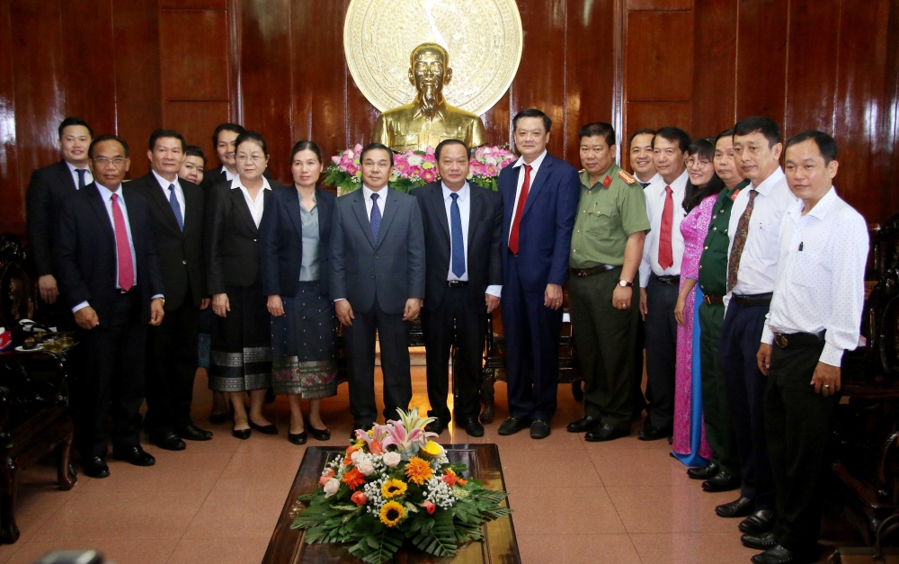 dai su lao tai viet nam mong muon can tho tang cuong hop tac voi cac dia phuong cua lao