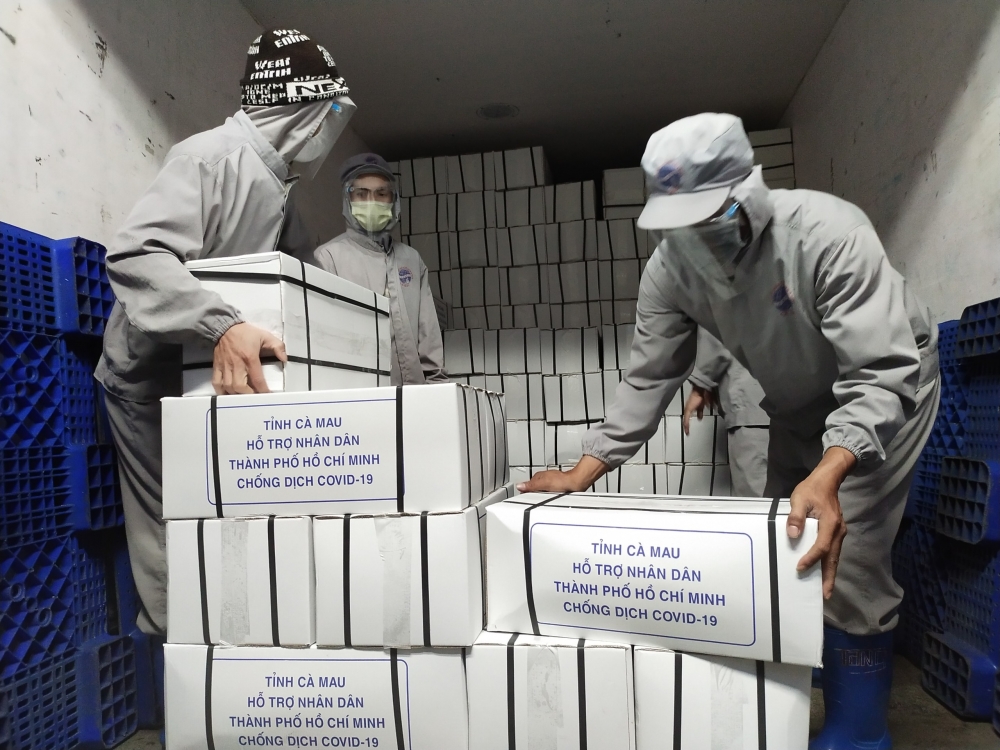 Cà Mau hỗ trợ nhân dân TP Hồ Chí Minh 10 tấn tôm đông lạnh Cà Mau hỗ trợ nhân dân TP Hồ Chí Minh 10 tấn tôm đông lạnh