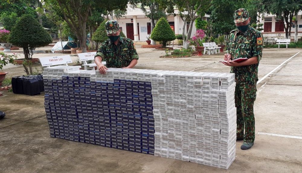 An Giang: Liên tiếp bắt giữ 2 vụ buôn lậu, thu giữ 6.000 gói thuốc lá nhập lậu An Giang: Liên tiếp bắt giữ 2 vụ buôn lậu, thu giữ 6.000 gói thuốc lá nhập lậu
