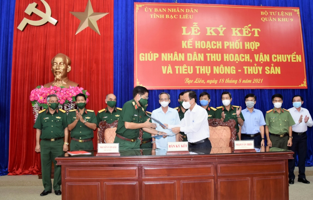 Quân khu 9 hỗ trợ Bạc Liêu thu hoạch, tiêu thụ nông sản Quân khu 9 hỗ trợ Bạc Liêu thu hoạch, tiêu thụ nông sản