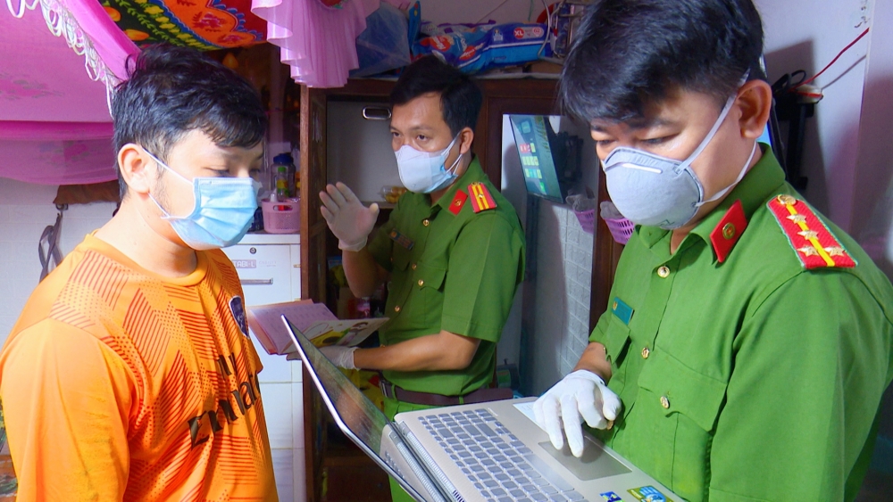 Bạc Liêu khám xét chi nhánh công ty tài chính F88, nơi làm lây lan dịch bệnh Bạc Liêu khám xét chi nhánh công ty tài chính F88, nơi làm lây lan dịch bệnh
