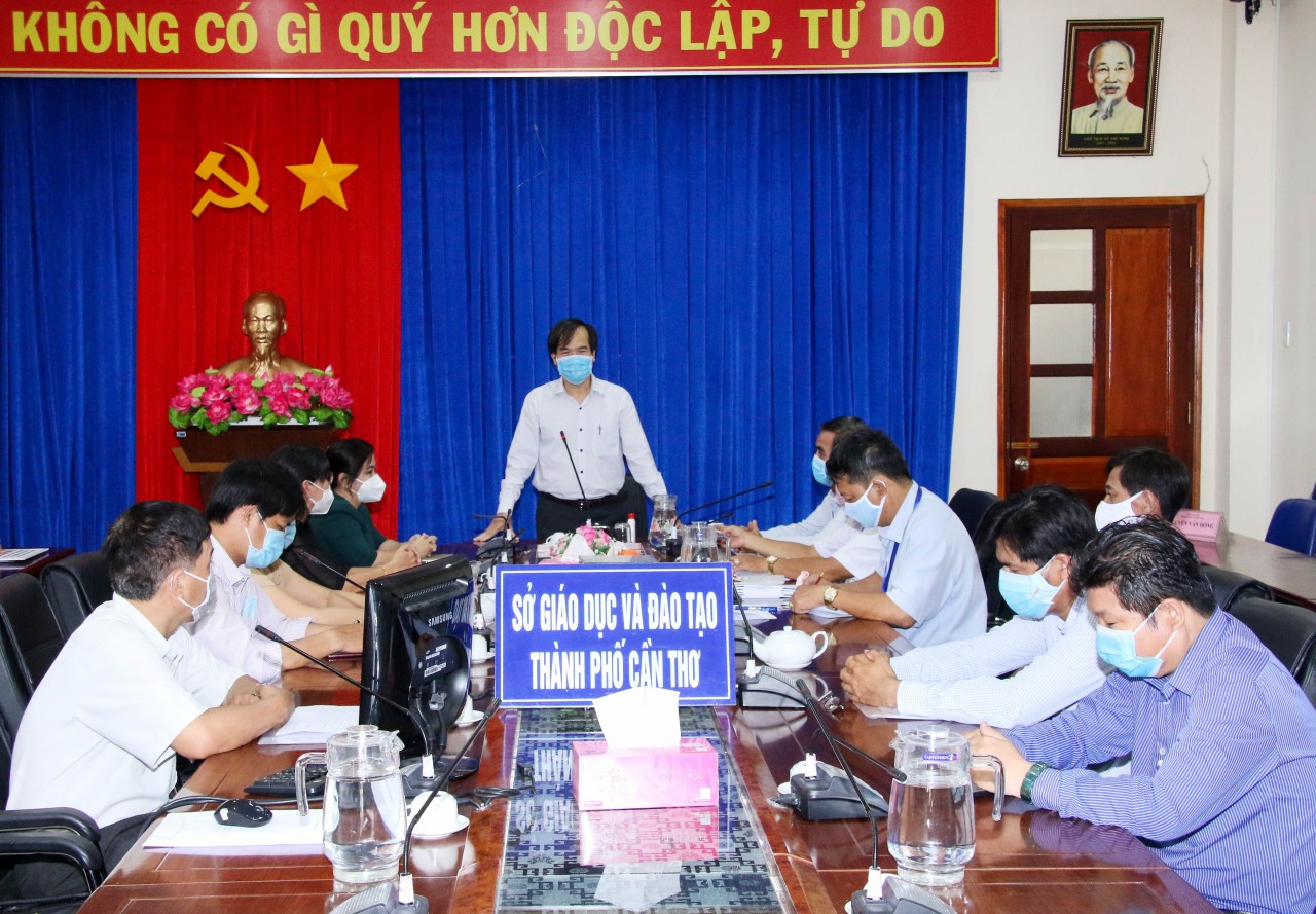 Dariu Foundation trao học bổng cho học sinh Cần Thơ bị ảnh hưởng bởi dịch Covid-19 Dariu Foundation trao học bổng cho học sinh Cần Thơ bị ảnh hưởng bởi dịch Covid-19