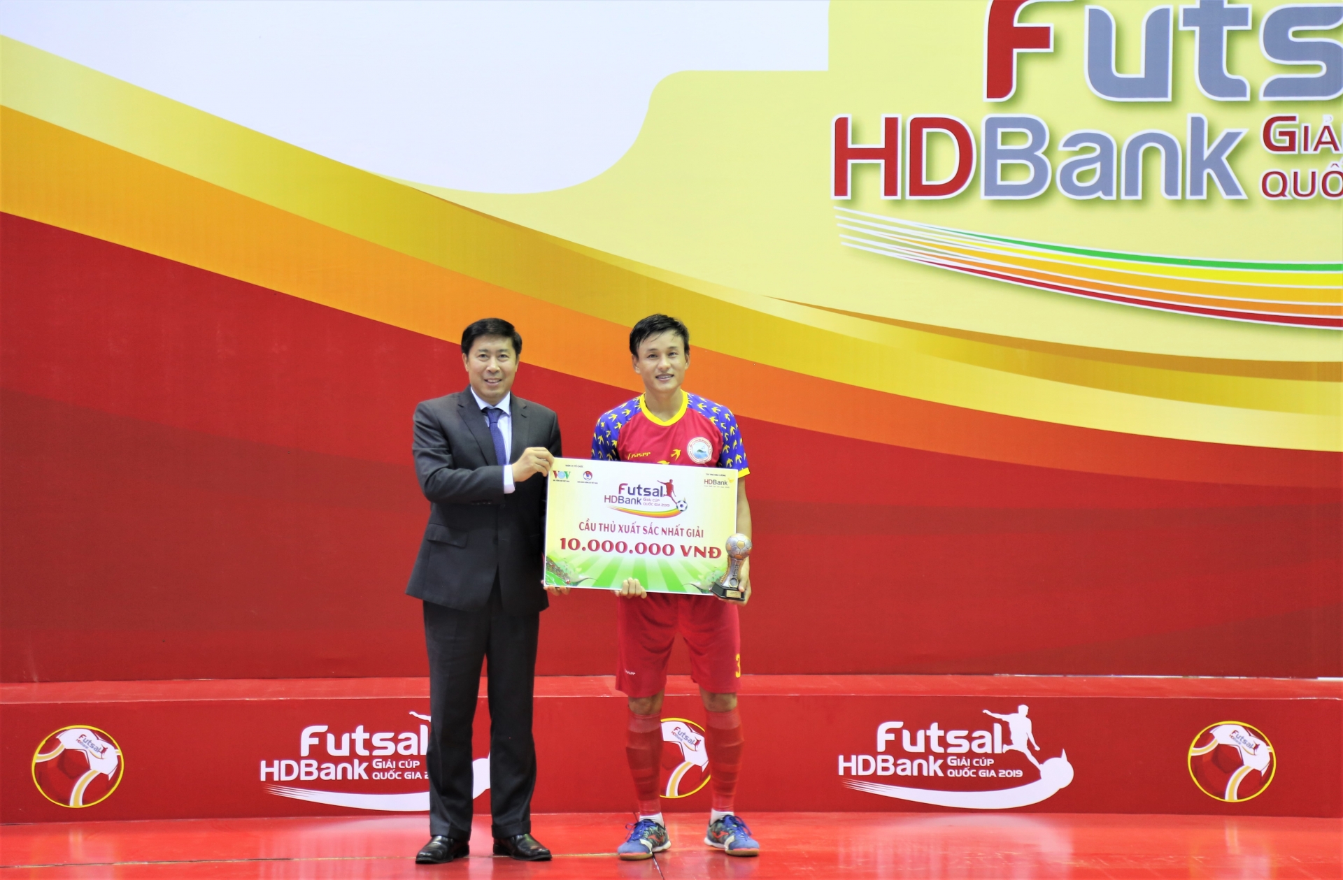 Sanvinest Sanatech Khánh Hòa lên ngôi vô địch Giải Futsal HDBank Cúp Quốc gia 2019 sanvinest sanatech khanh hoa len ngoi vo dich giai futsal hdbank cup quoc gia 2019