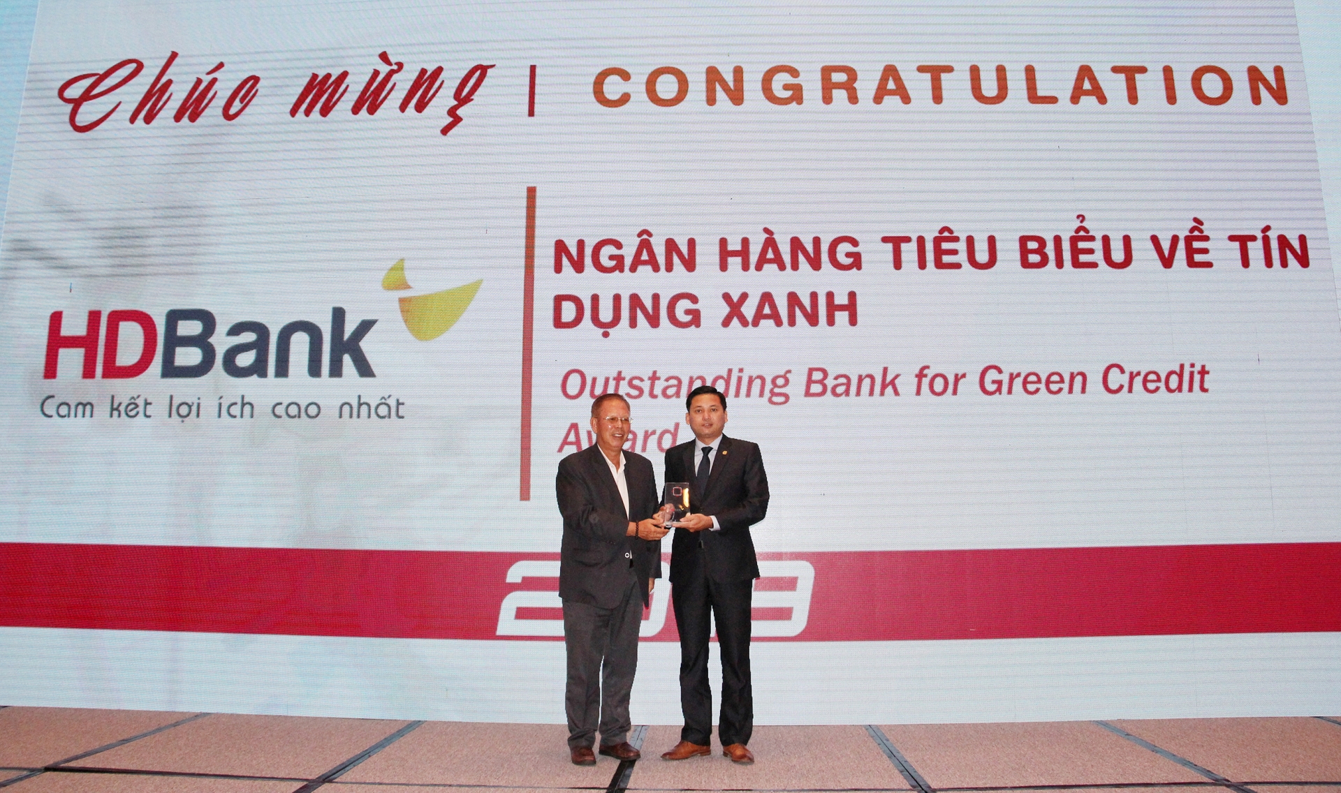 HDBank nhận giải Ngân hàng tiêu biểu về Tín dụng Xanh hdbank nhan giai ngan hang tieu bieu ve tin dung xanh
