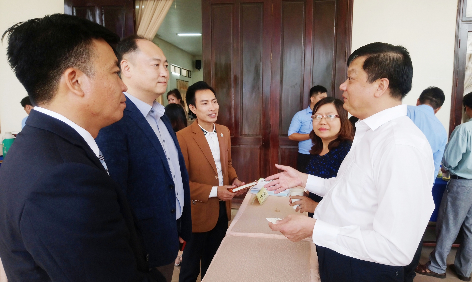 Doanh nghiệp Cần Thơ kêu thiếu vốn, lao động chất lượng cao thieu lao dong chat luong cao cong nhan hoc lop 3 lop 4 van hanh may moc tram ty