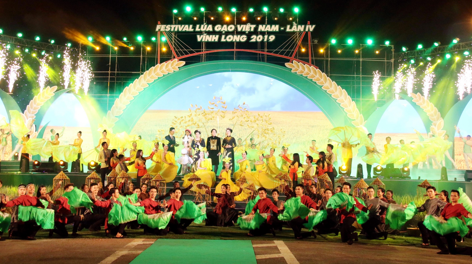 Hơn 800 gian hàng giới thiệu thành tựu và tiềm năng tại Festival lúa gạo Việt Nam lần thứ 4 hon 800 gian hang gioi thieu thanh tuu tiem nang tai festival lua gao viet nam lan thu 4