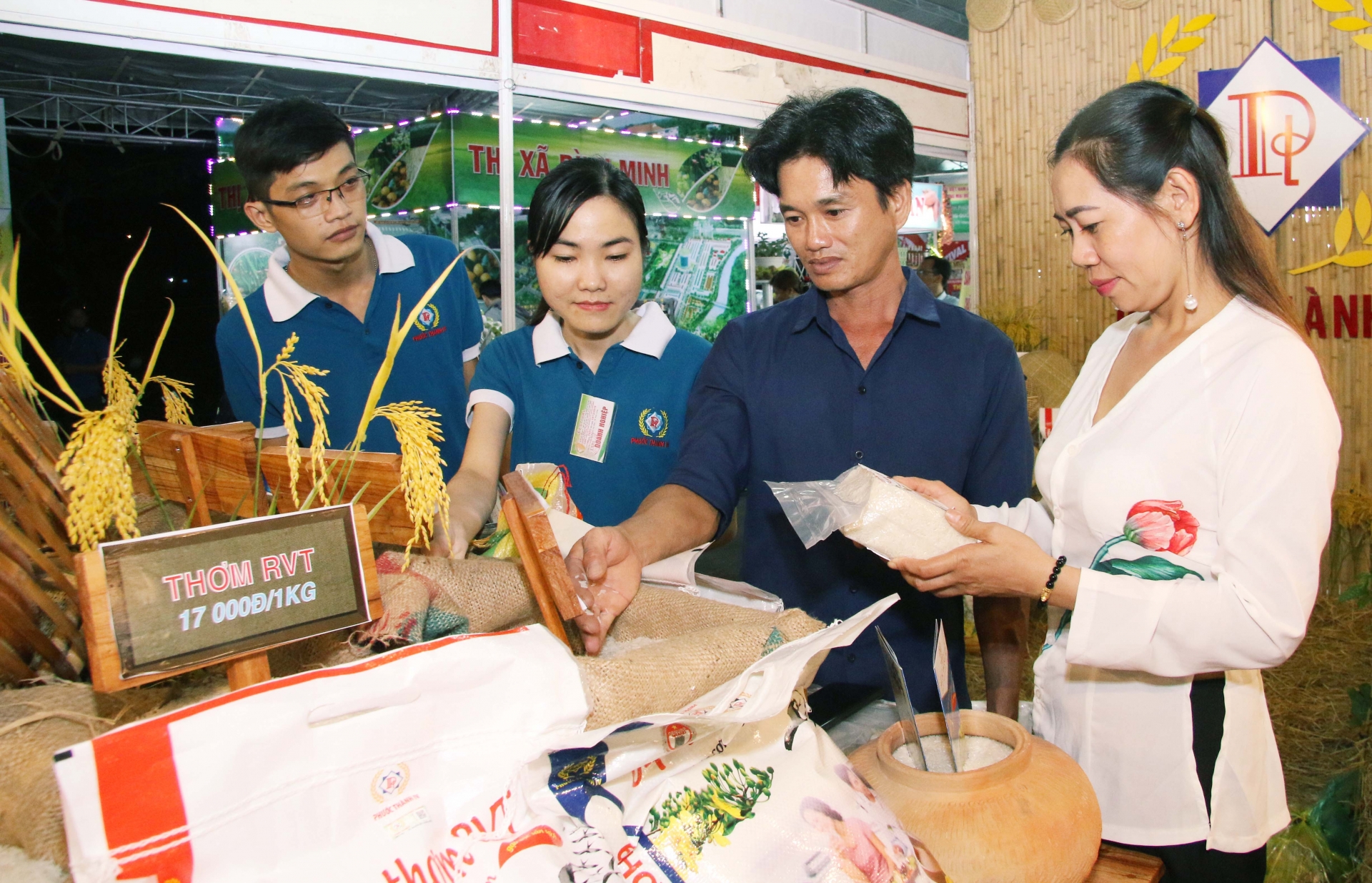 Hơn 800 gian hàng giới thiệu thành tựu và tiềm năng tại Festival lúa gạo Việt Nam lần thứ 4 hon 800 gian hang gioi thieu thanh tuu tiem nang tai festival lua gao viet nam lan thu 4