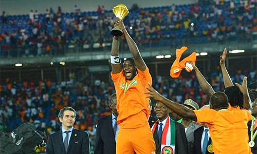 vuot qua yaya toure aubameyang gianh giai qua bong vang chau phi 2015