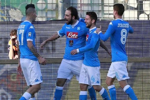 vong 19 serie a juventus thang an tuong napoli vo dich luot di