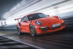 che do lai tren duong uot porsche wet mode bat chap troi mua