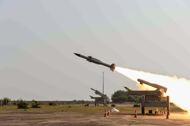 sau brahmos an do muon ban ten lua phong khong toi tan cho viet nam