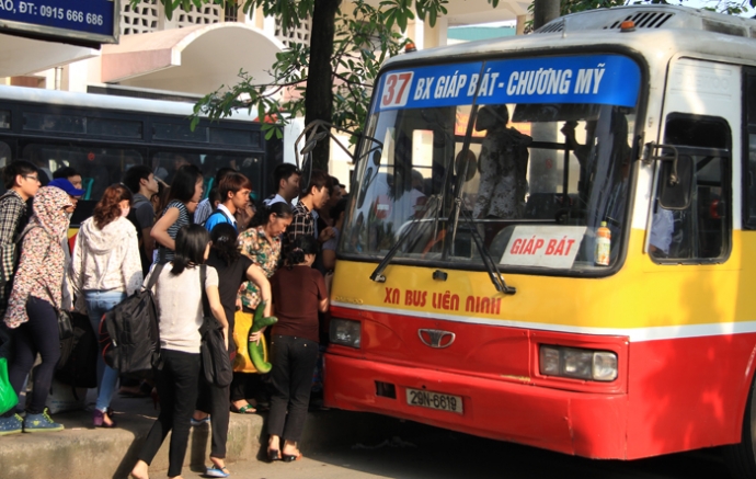 xe buyt ha noi tang 29 tuyen moi ngay phuc vu tet