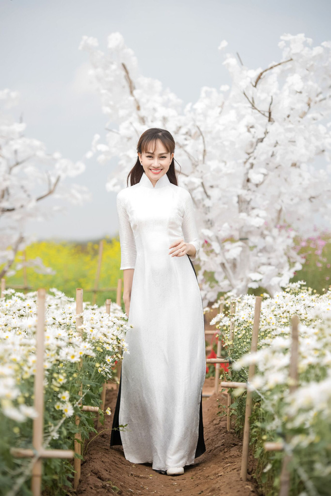 a hau kim duyen dieu da di pho hoa dip can tet
