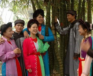 nhung le hoi dau xuan cau may man ca nam