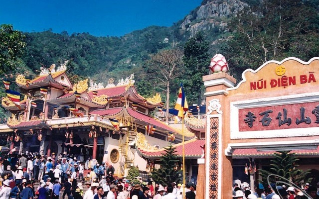 nhung le hoi dau xuan cau may man ca nam