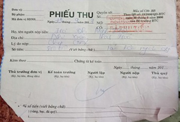 vu be gai khoc thet khi me quay ve don sau 6 nam bo di nguoi bo len tieng