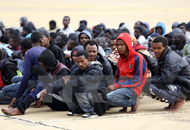 libya giai cuu hang tram nguoi di cu gap nan tren bien