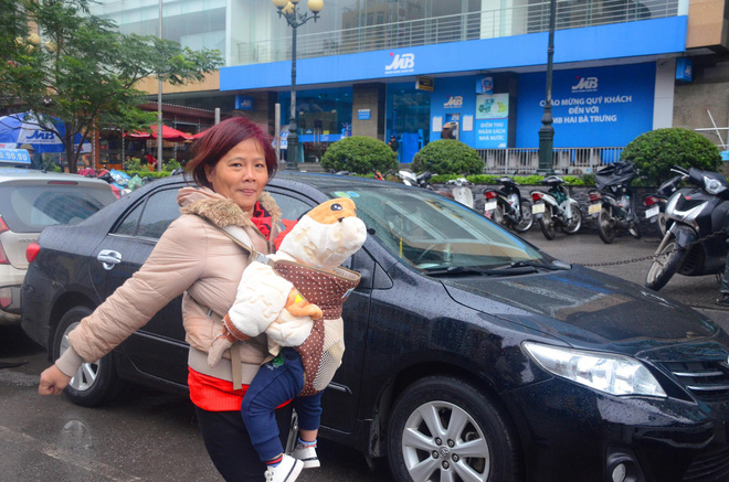 ret dam ret hai bao trum ha noi nguoi dan chat vat di lam trong mua lanh buot voi nen nhiet chi con 10 do c