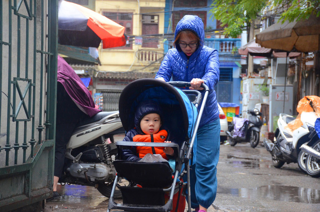 ret dam ret hai bao trum ha noi nguoi dan chat vat di lam trong mua lanh buot voi nen nhiet chi con 10 do c