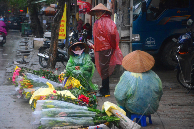 ret dam ret hai bao trum ha noi nguoi dan chat vat di lam trong mua lanh buot voi nen nhiet chi con 10 do c