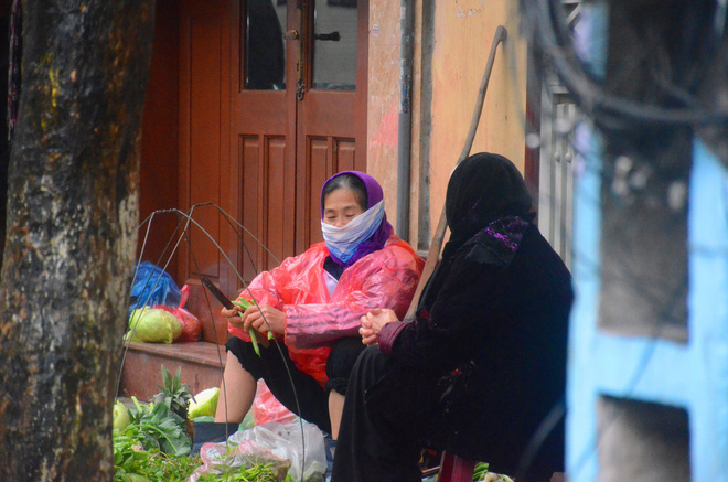 ret dam ret hai bao trum ha noi nguoi dan chat vat di lam trong mua lanh buot voi nen nhiet chi con 10 do c