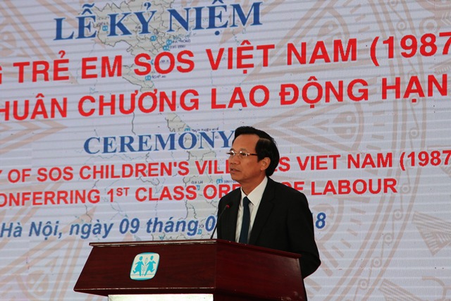 30 nam thanh lap lang tre em sos viet nam gan 6000 tre em duoc nuoi duong