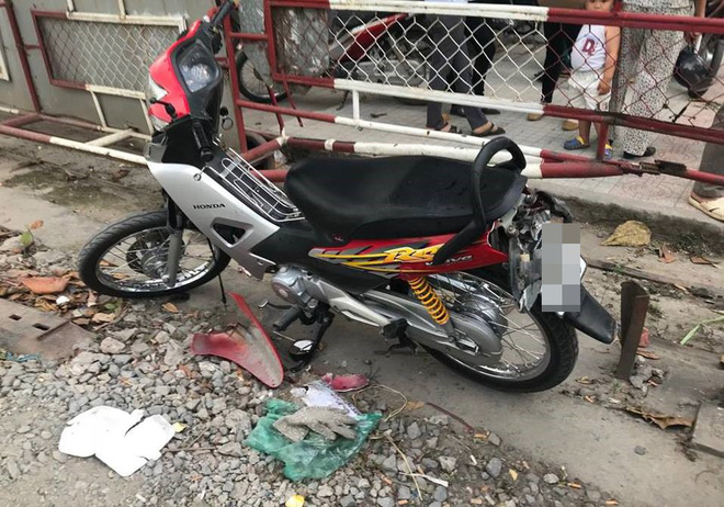 nguoi dan ong bi tau hoa tong tu vong vi co vuot rao chan