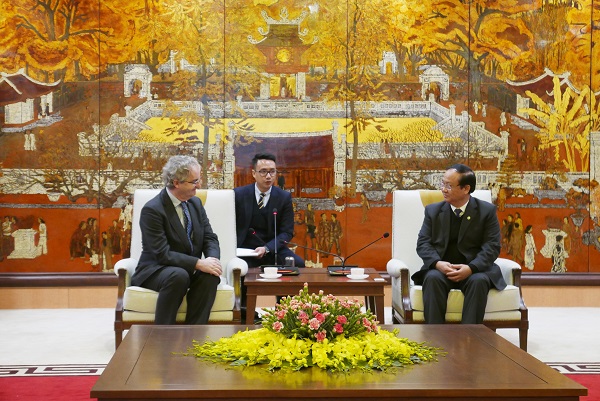eib ho tro ha noi xay dung duong sat do thi