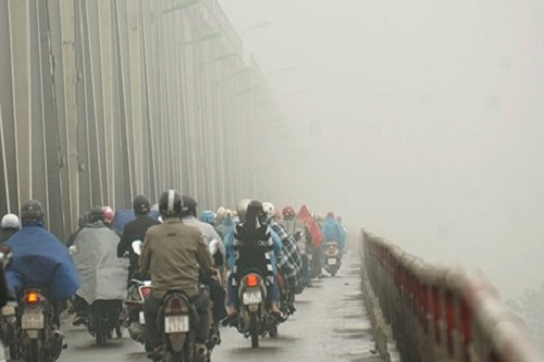 thoi tiet hom nay suong mu bao phu mien bac troi tiep tuc ret