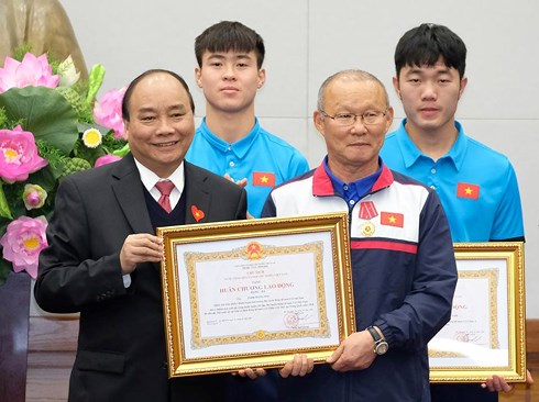 thu tuong hay co tinh than tien cong ben bi nhu doi u23 viet nam