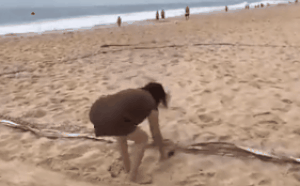 ba chu resort gian du cam dao chat luoi bong chuyen cua khach tay dien bien moi nhat