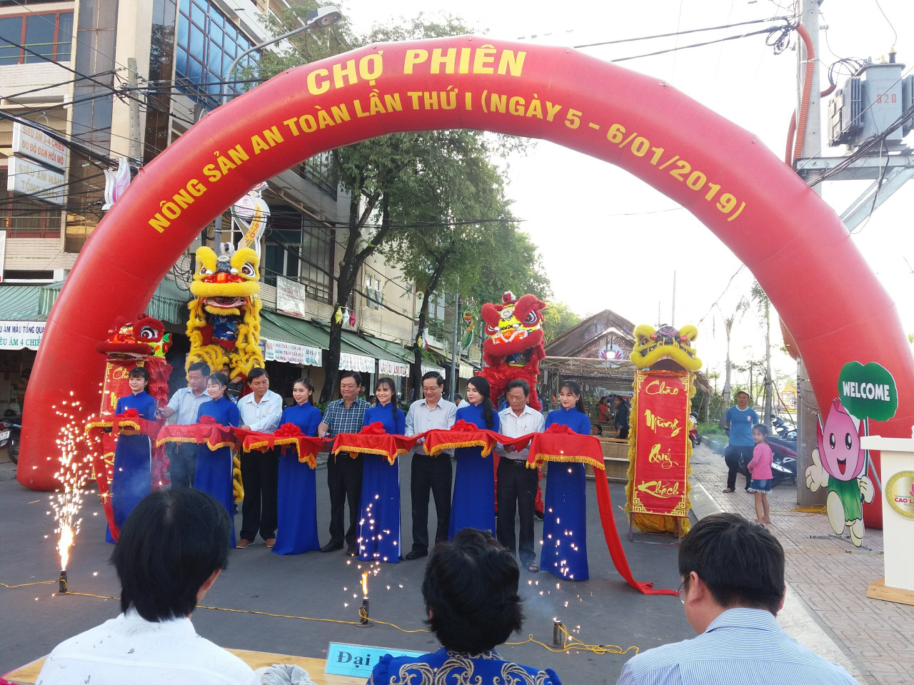 dong thap lan dau tien dien ra cho phien nong san an toan