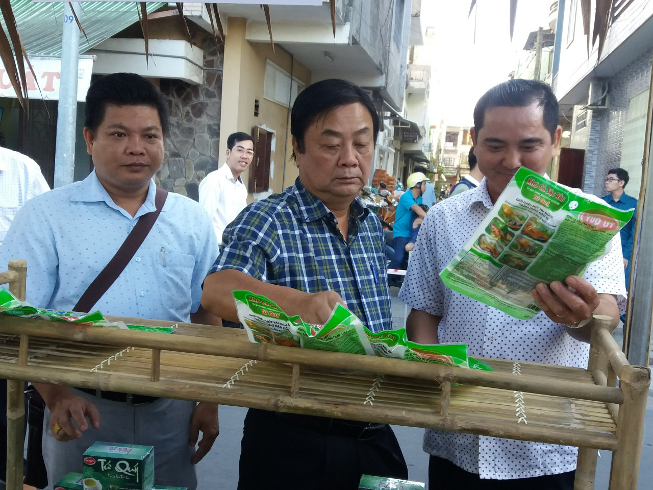 dong thap lan dau tien dien ra cho phien nong san an toan