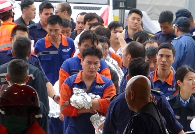 tau cho dau treo co viet nam chay ngun ngut ngoai khoi hong kong co nguoi thiet mang