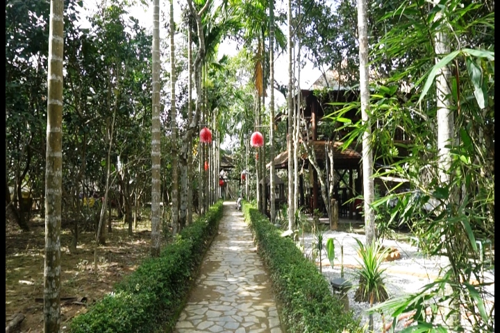 nha vuon luong quan nguyet bieu hue diem du lich hap dan ben dong song huong tho mong