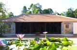 ngoi nha gach nung nhieu cay xanh o da nang luon thoang mat du thoi tiet 40 do