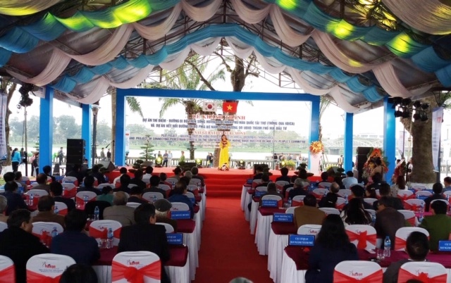 hue khanh thanh duong go lim sieu sang ven song huong
