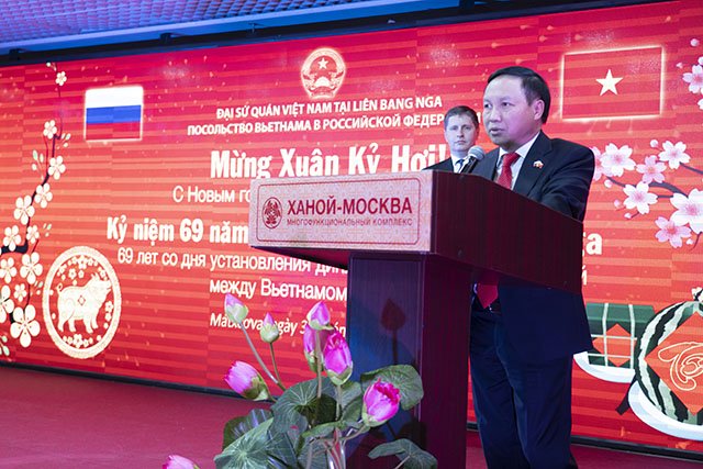 dsq viet nam tai lb nga chieu dai doi ngoai nhan dip tet ky hoi