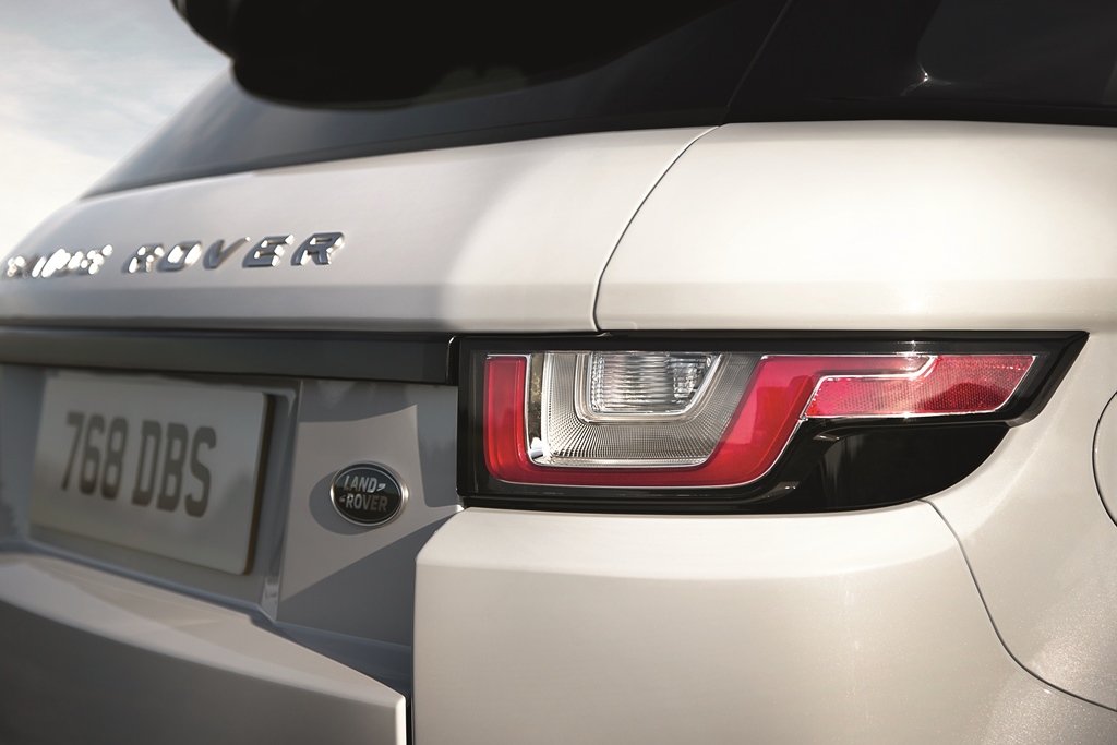 sap ra mat mau xe hang sang range rover evoque 2016