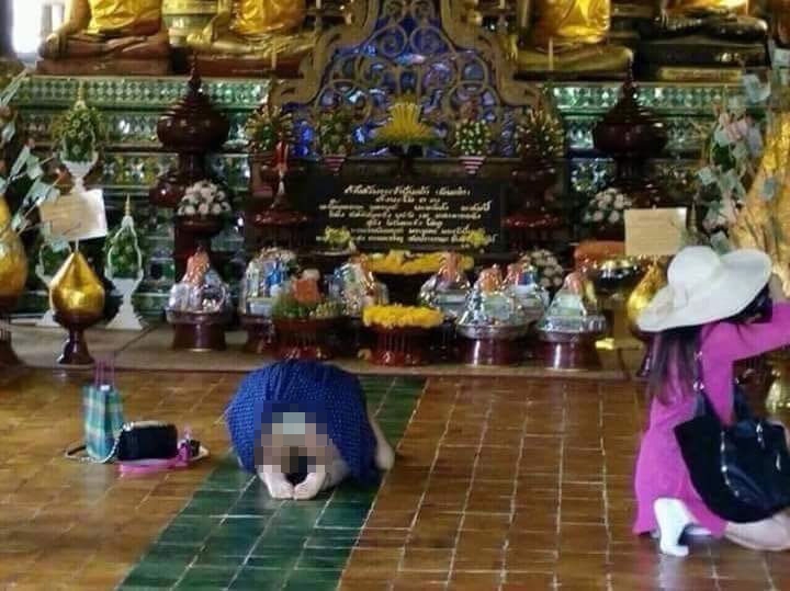 nhung trang phuc thieu vai cua thieu nu viet khi di chua dau nam