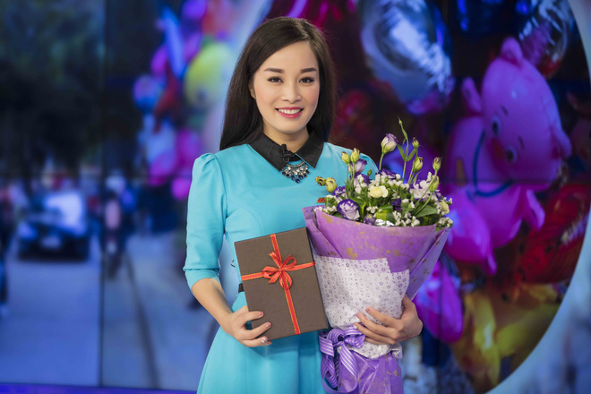 mc the cuong bat ngo khi duoc minh huong tang hoa nhan ngay valentine